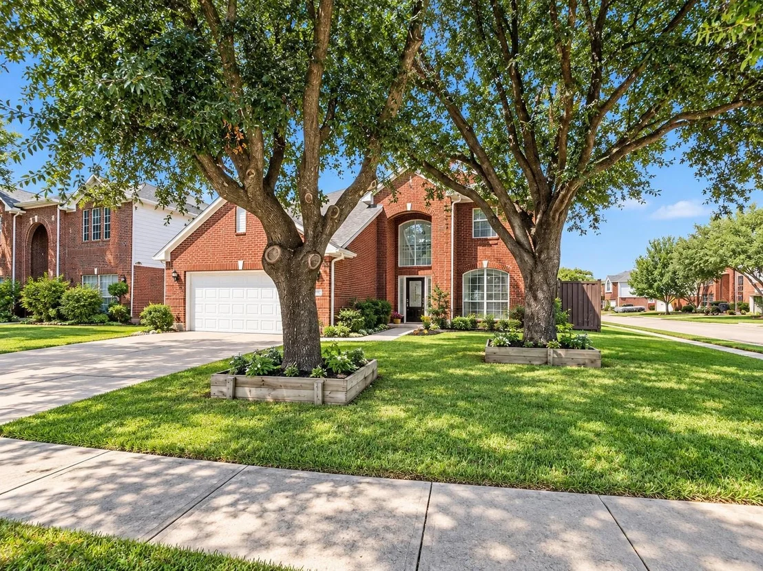 Photo of 6043 Heathmoor Lane