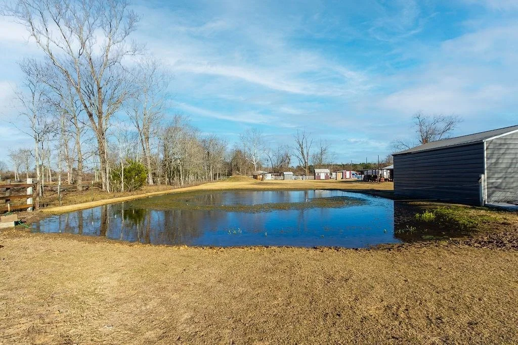 Photo of 2827 Louis Road