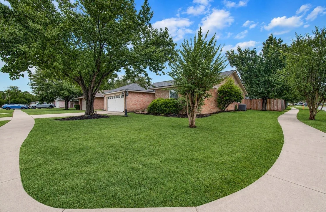 Photo of 3731 Nutwood Lane