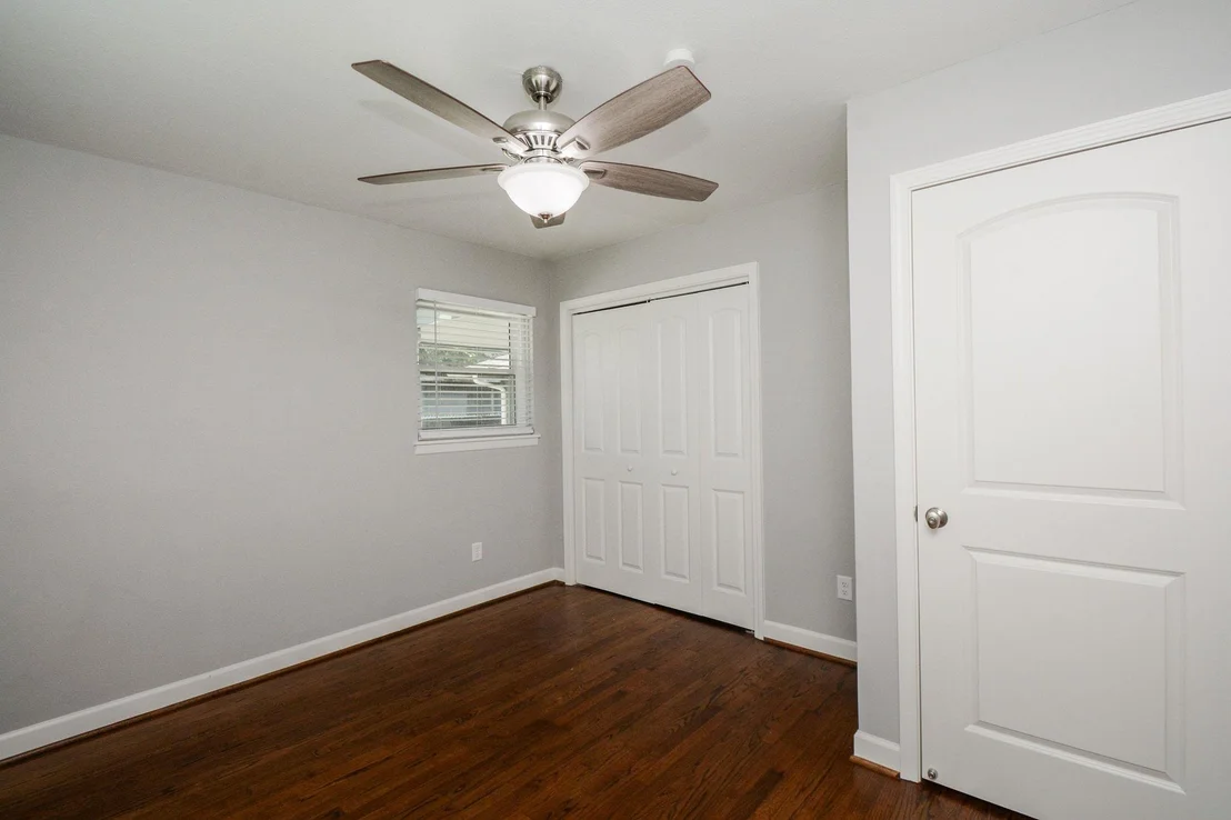 Photo of 7926 Ridgeview Drive
