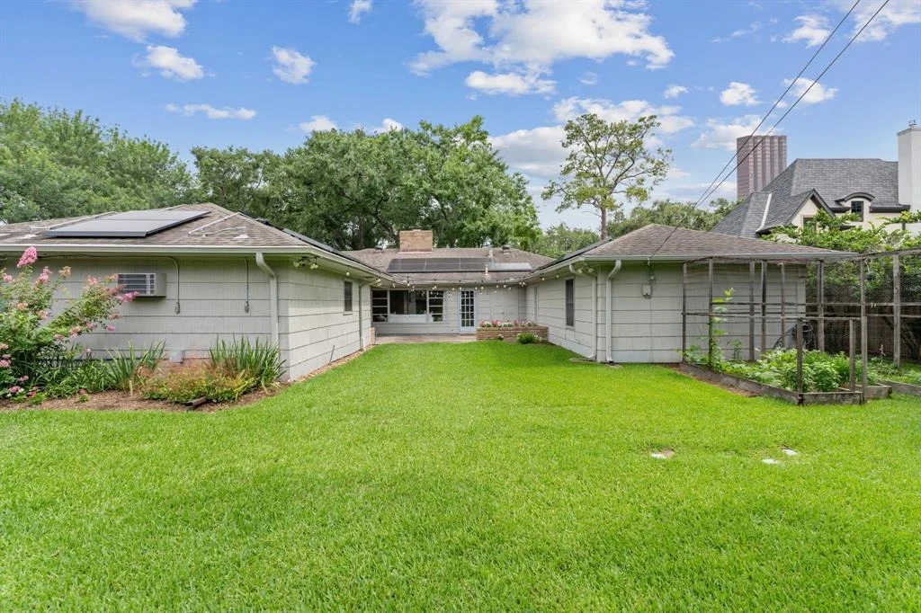 Photo of 5627 Del Monte Drive