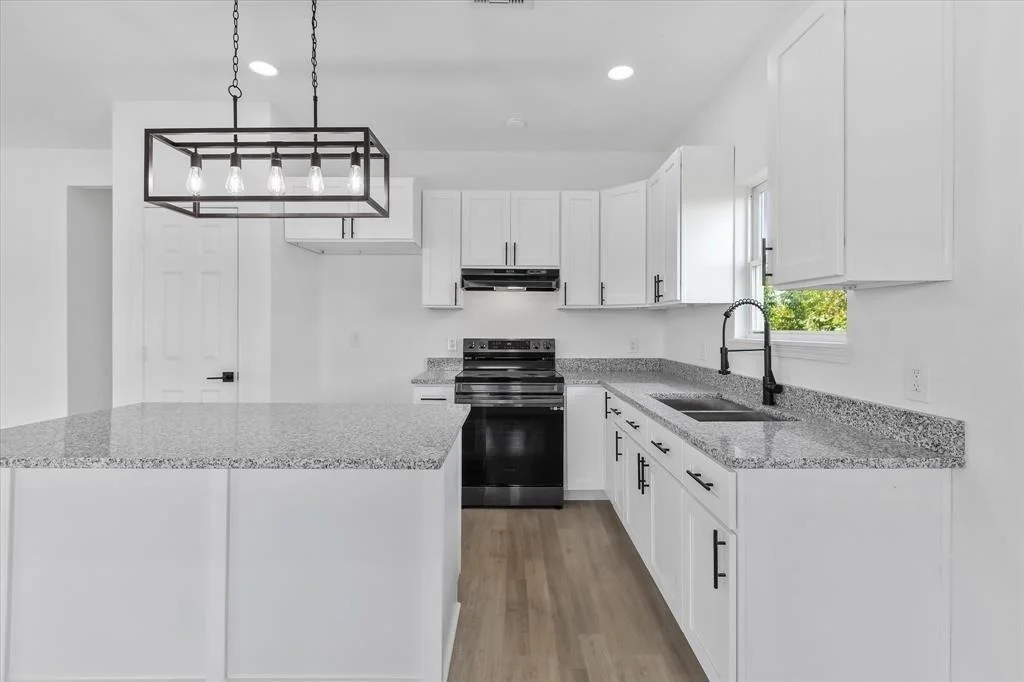 Photo of 1320 Road 5701