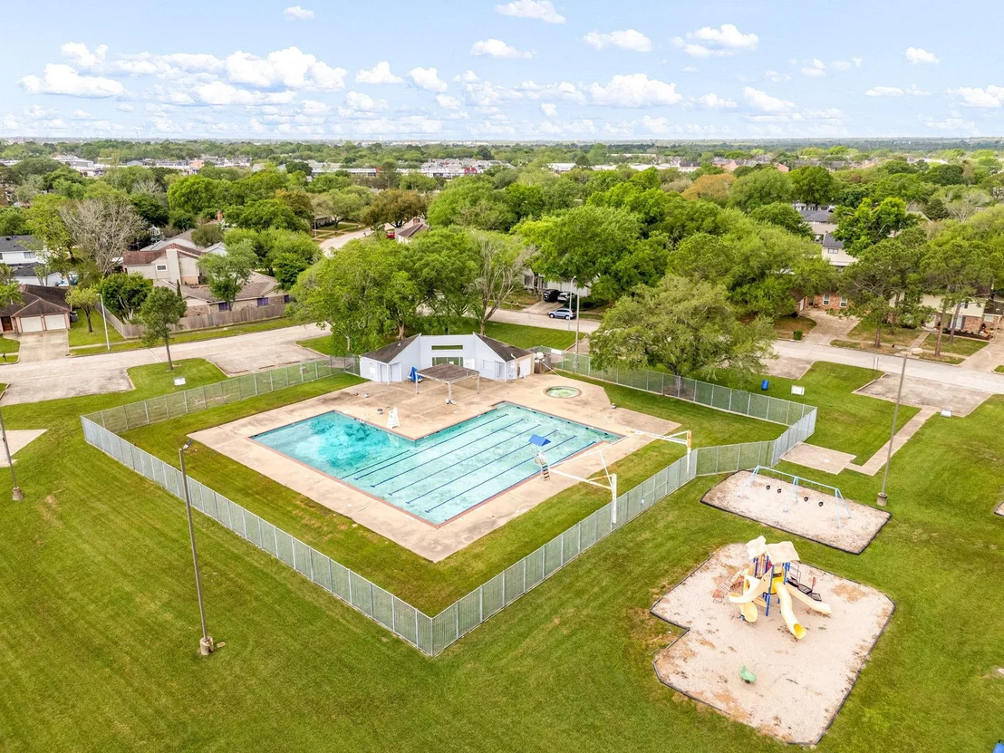 Photo of 505 Lochnell Drive
