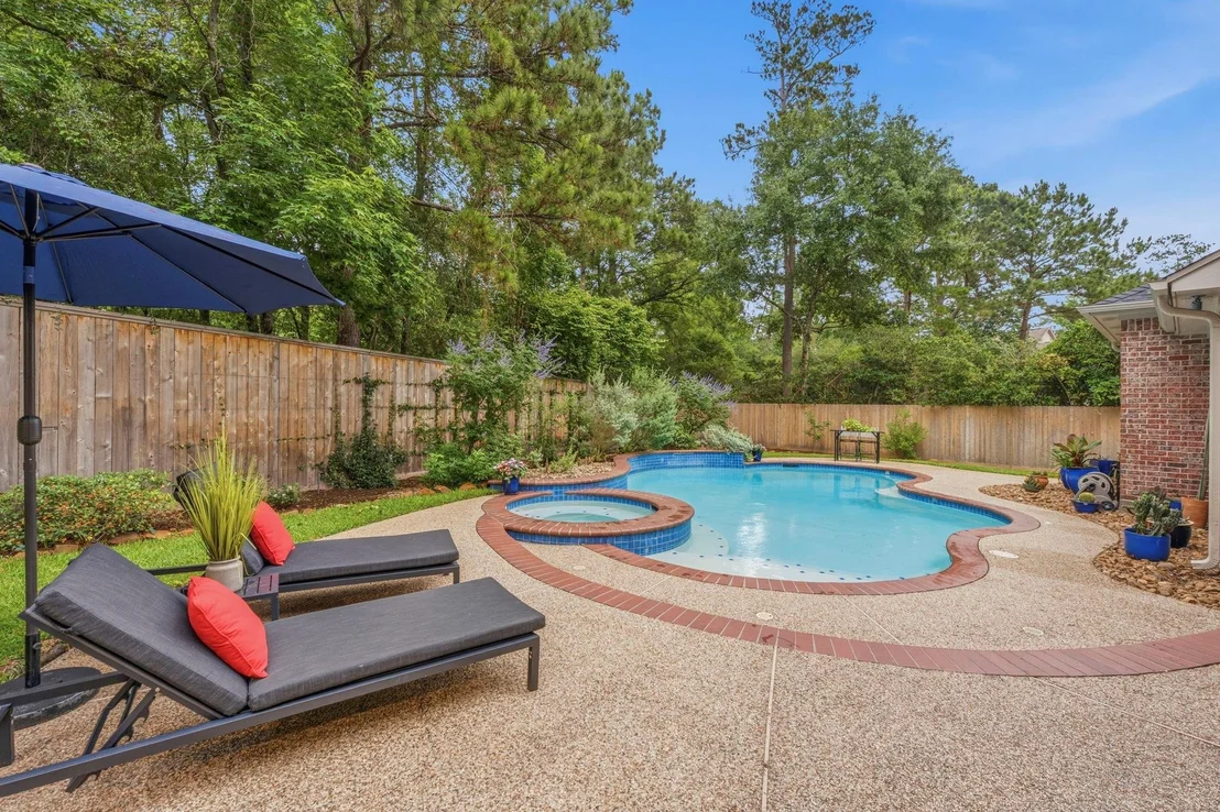 Photo of 130 E Fairbranch Circle