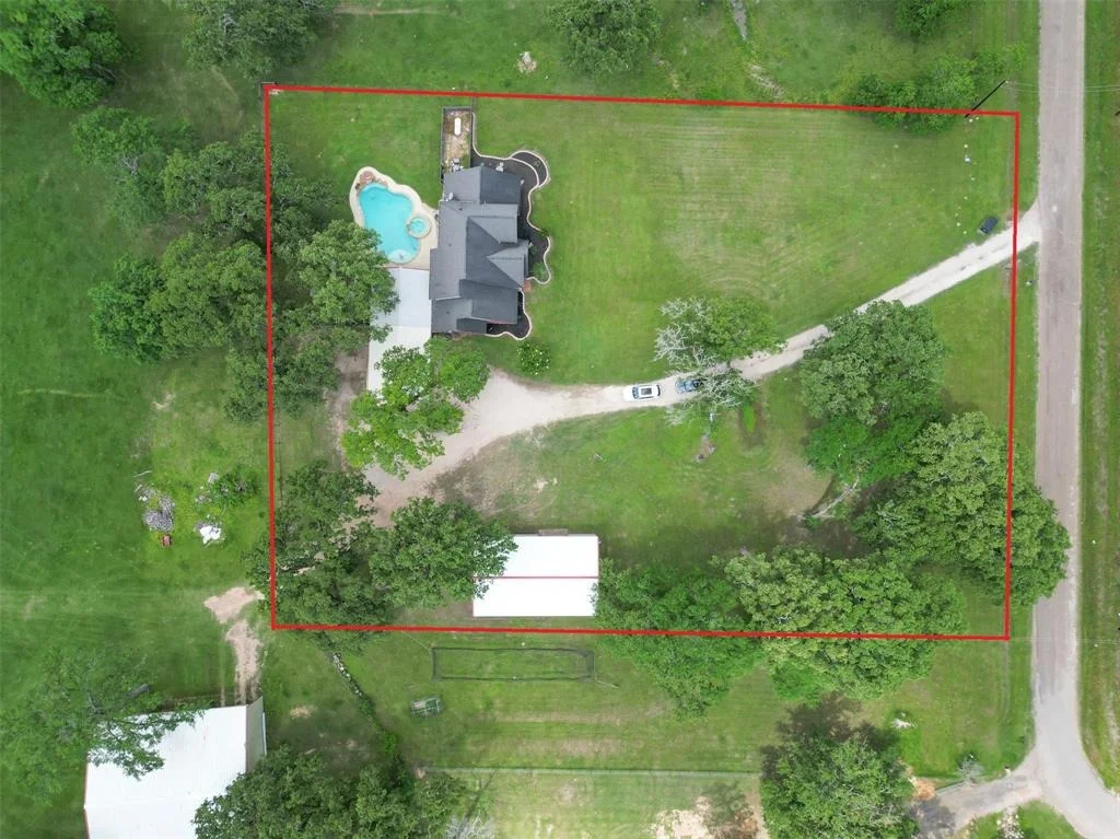 Photo of 996 Scroggins Lane