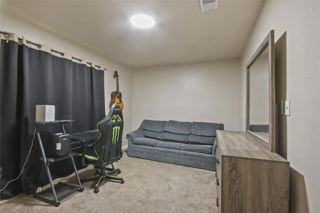 Photo of 910 Centerwood Drive
