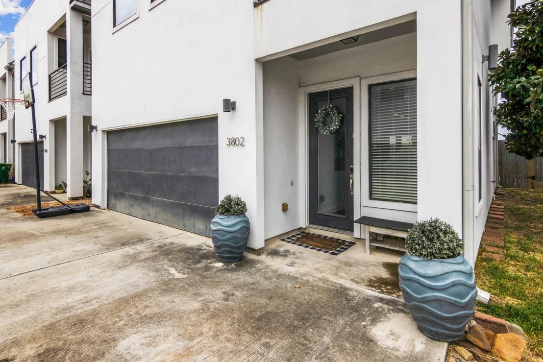 Photo of 3802 Summa Place