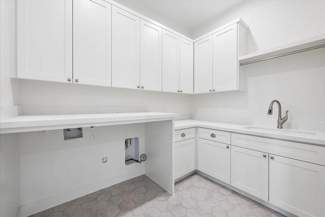 Photo of 1726 Chantilly Lane