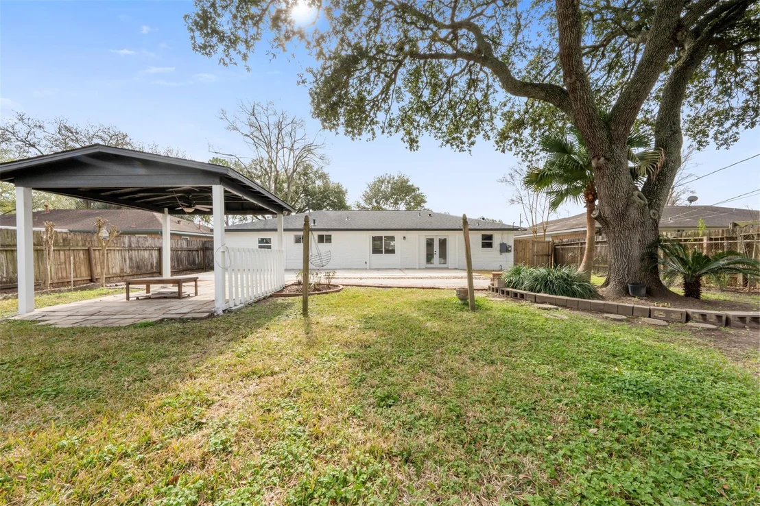 Photo of 5734 Farwell Drive