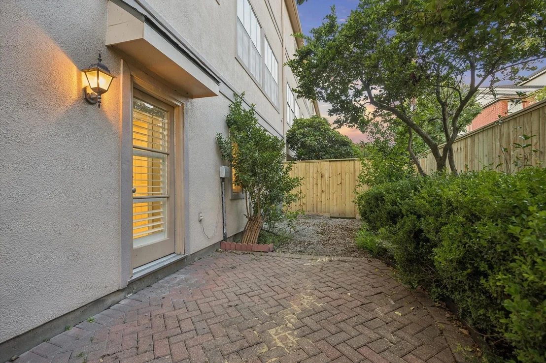 Photo of 2931 Brompton Square Drive