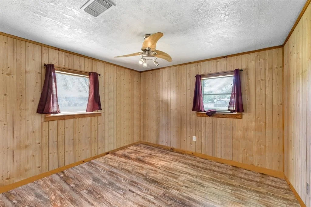 Photo of 100 Oak Ridge Drive