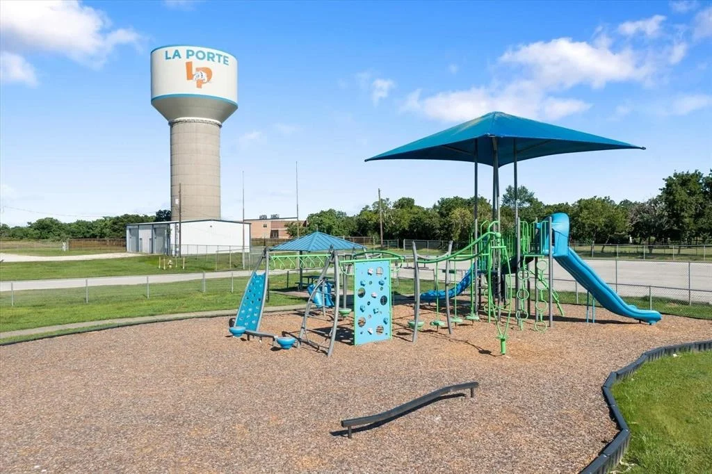 Photo of 11190 Fieldcrest Drive