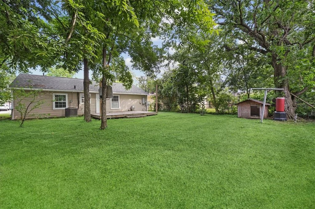 Photo of 2323 Marshall Street
