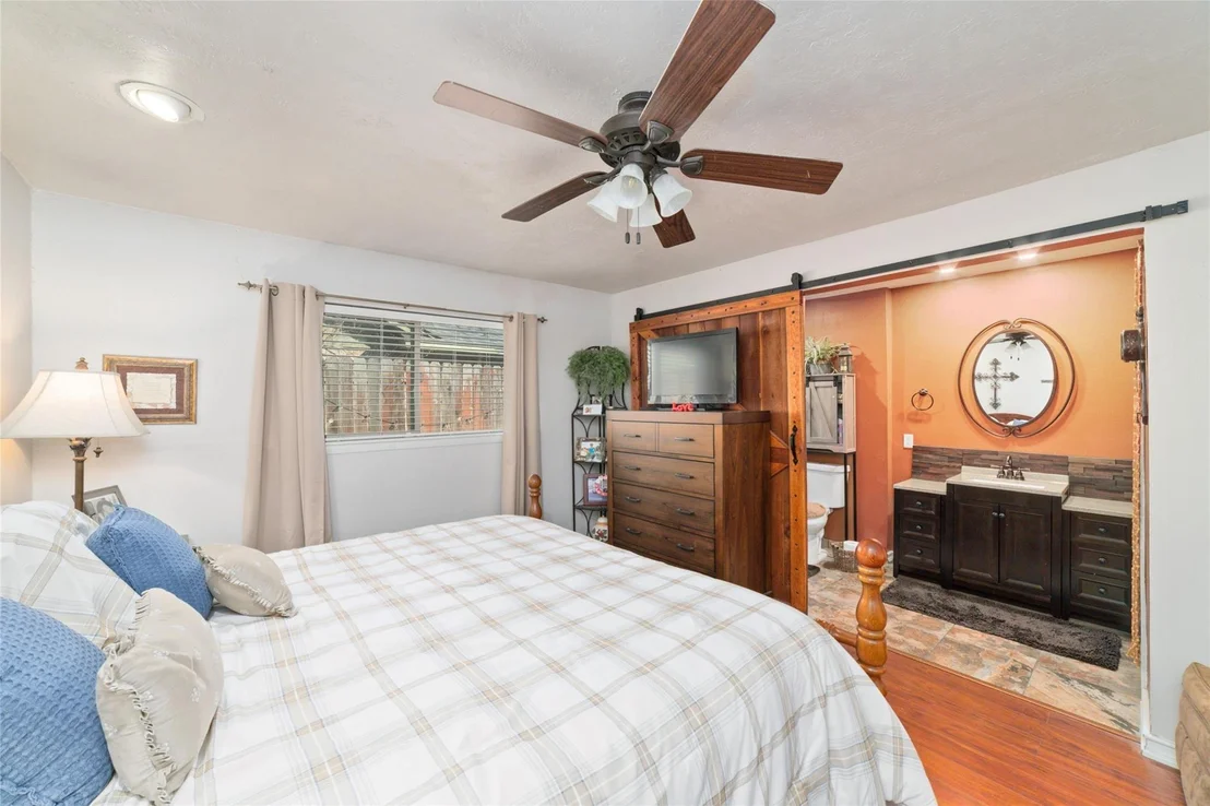 Photo of 22306 Acorn Valley Drive