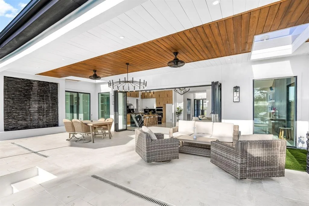 Photo of 3227 River Bend Drive
