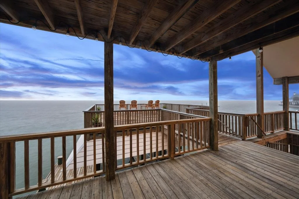 Photo of 16606 Bayfront Drive
