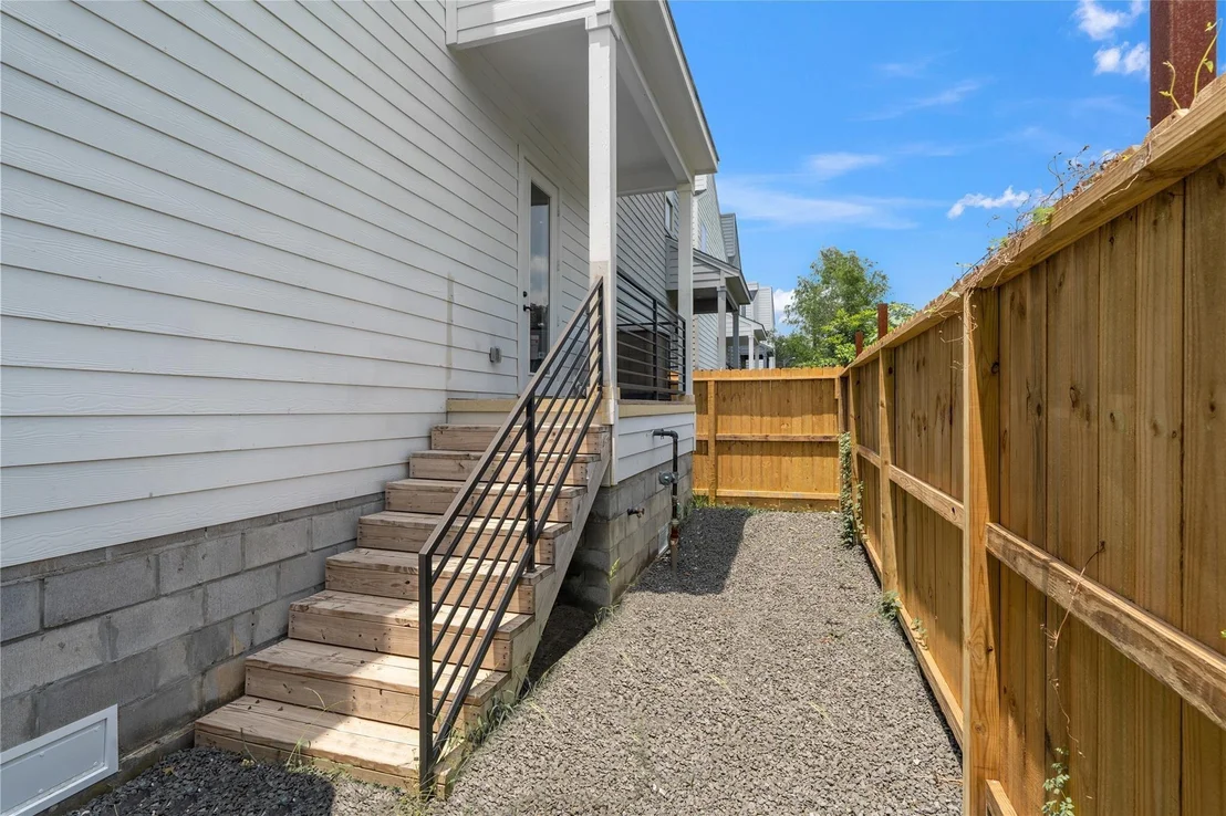 Photo of 5610 Savyon Drive