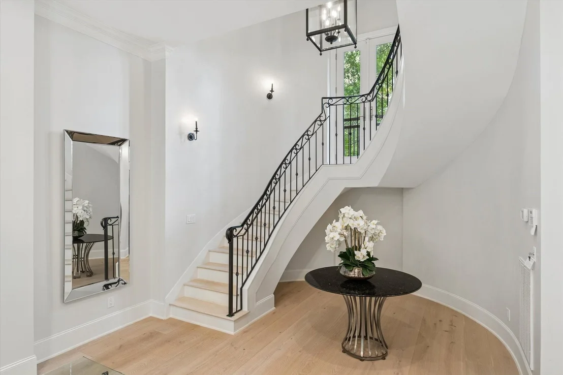 Photo of 711 Timber Hill Drive