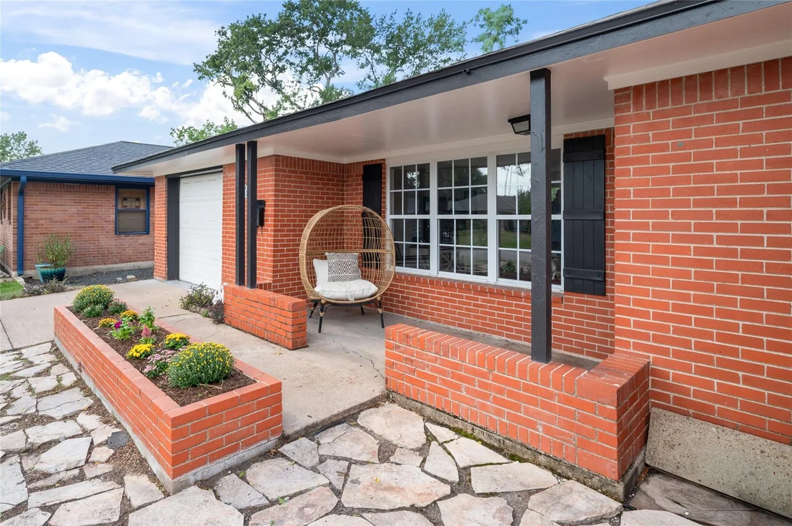 Photo of 2302 Hewitt Drive