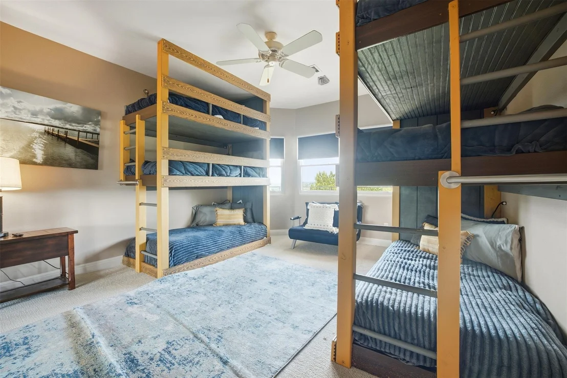 Photo of 6103 Lakeshore Drive