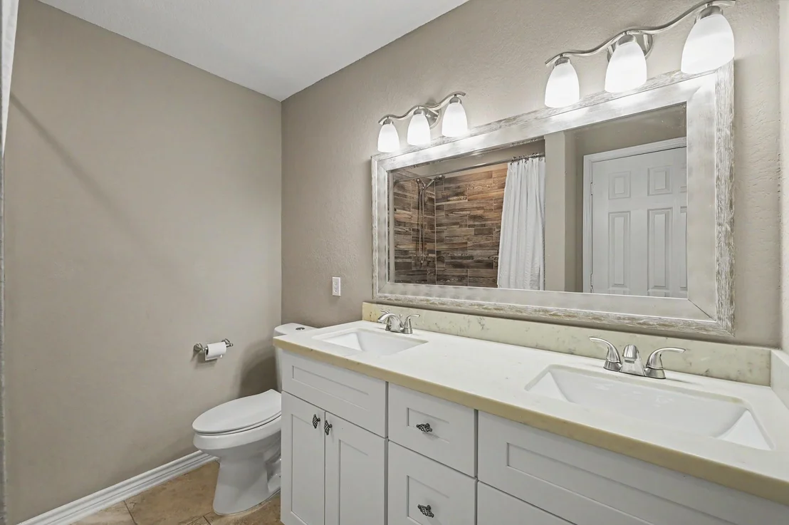 Photo of 15211 Jamaica Drive