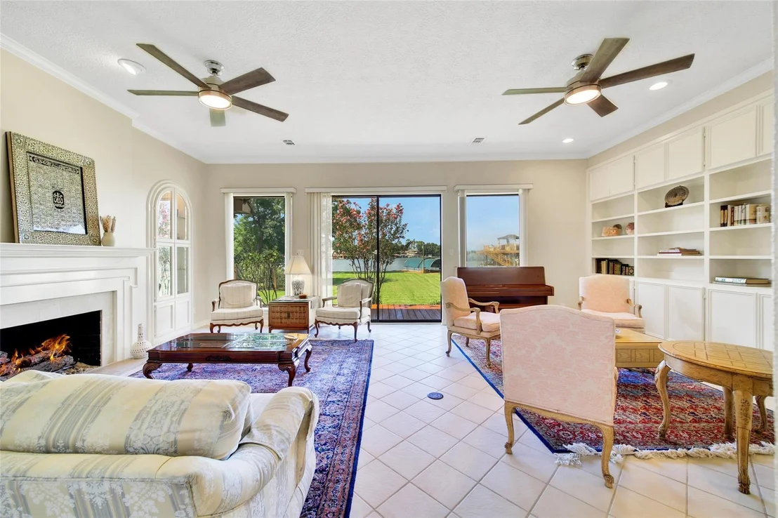 Photo of 142 Lakeside Drive