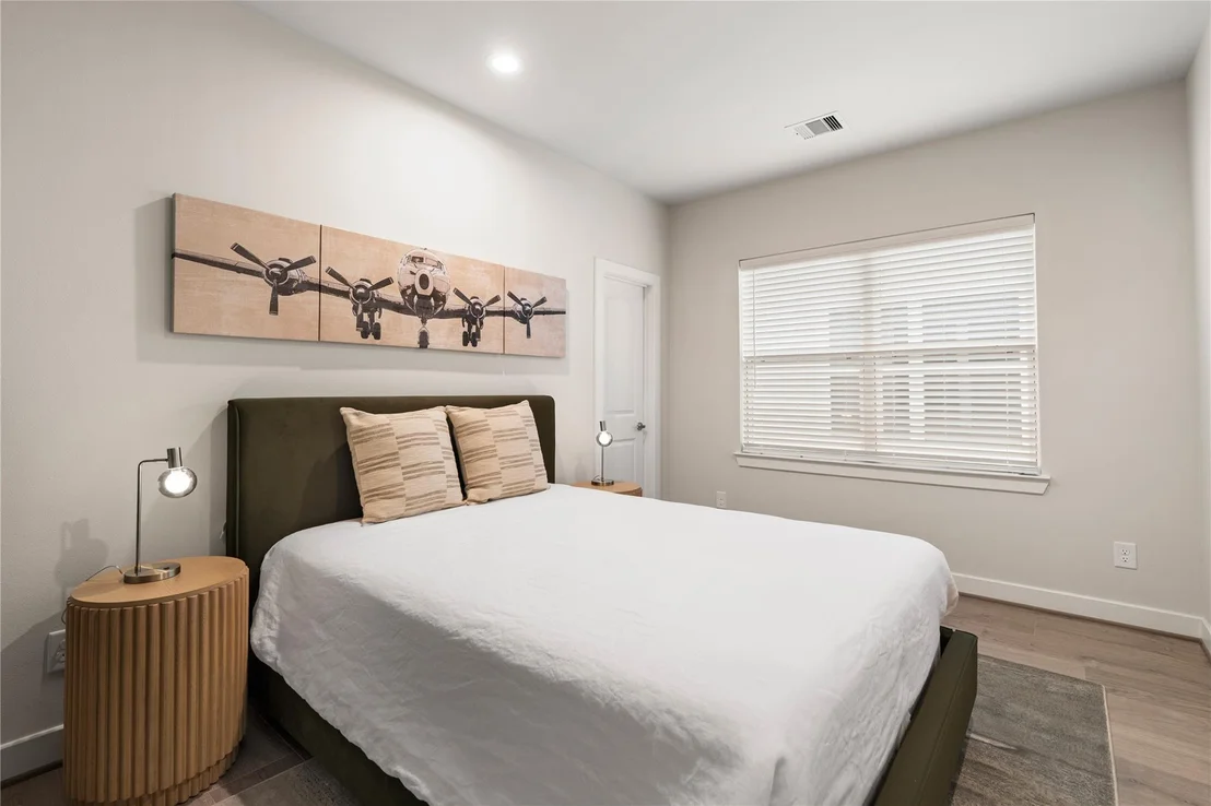 Photo of 3923 Willowbend Point Drive