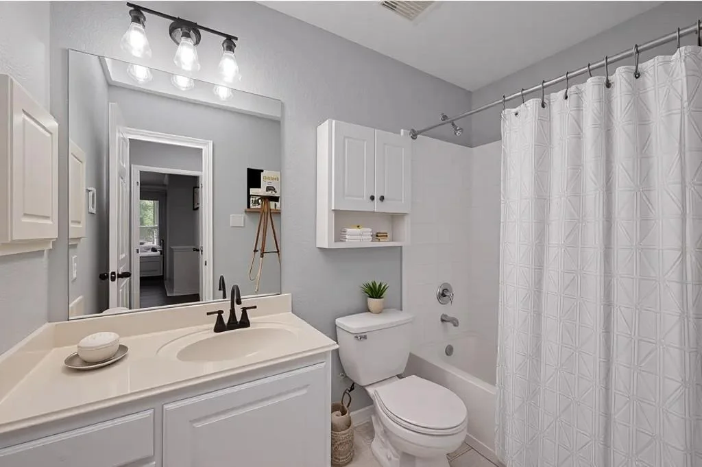 Photo of 31 Shimmer Pond Place
