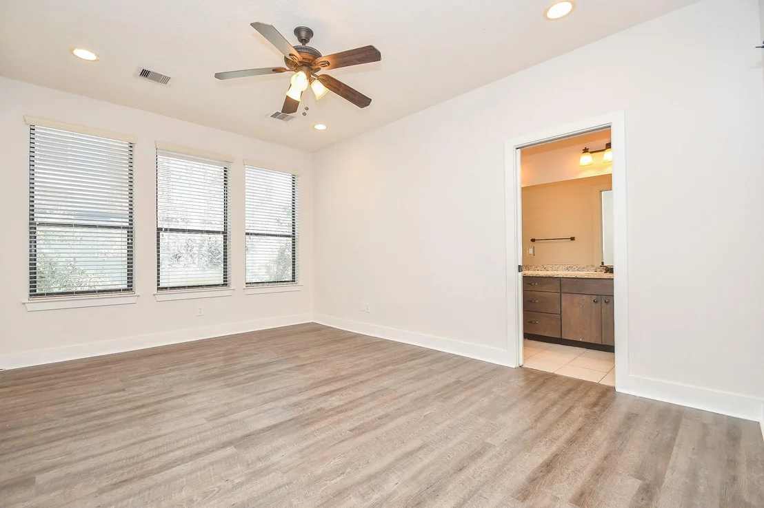 Photo of Unit A at 2422 Navigation Boulevard