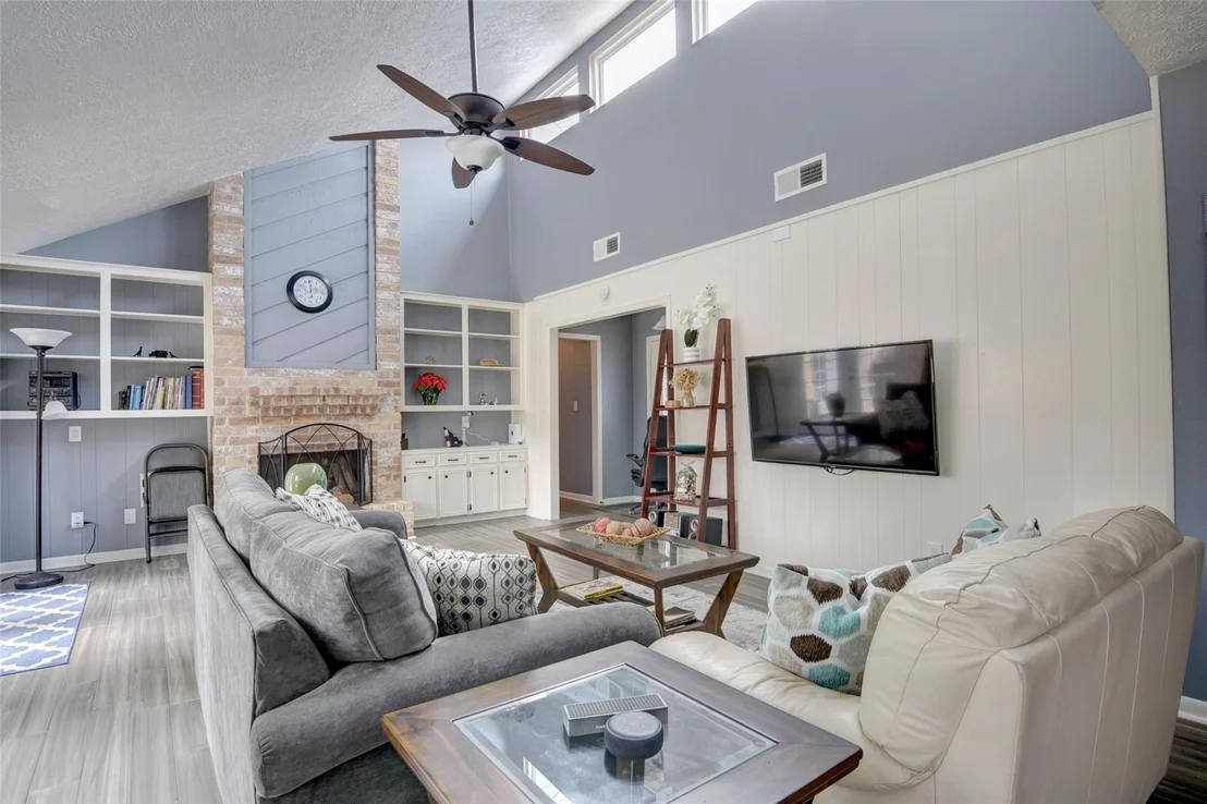 Photo of 25810 Fairbrook Lane
