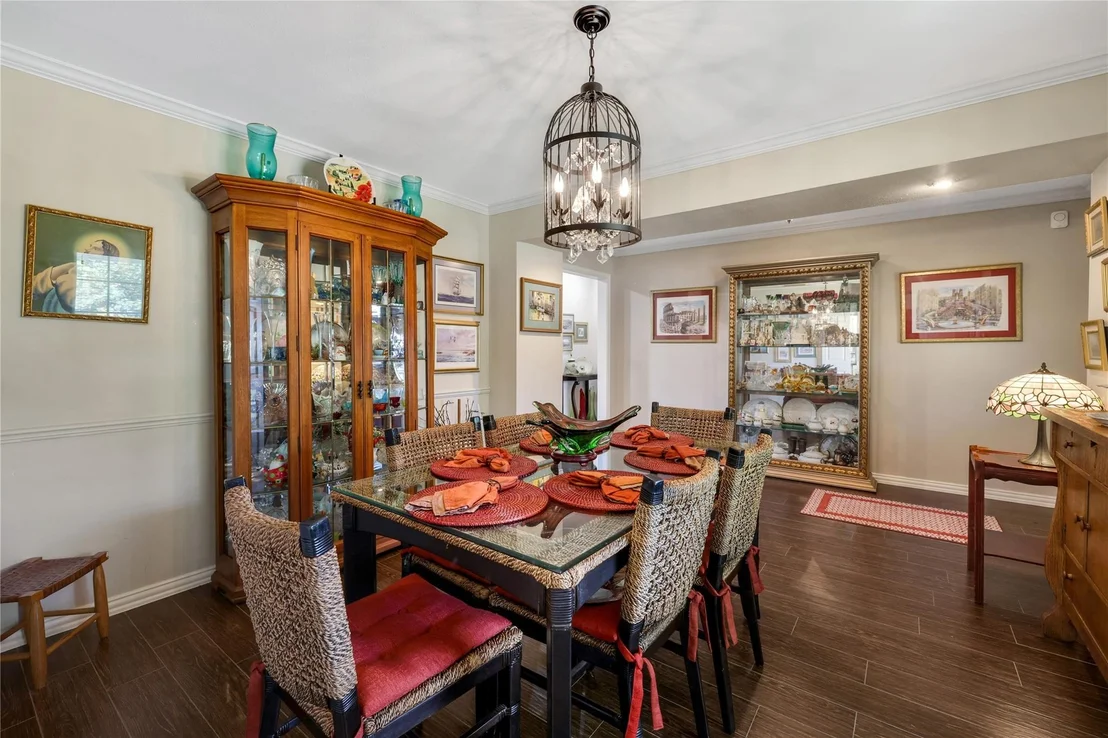 Photo of 220 Lake Oaks Boulevard