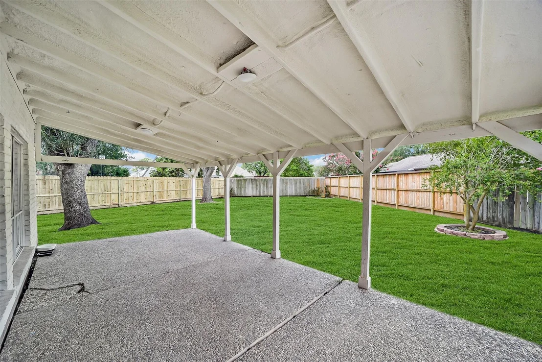 Photo of 2303 Willow Lake Drive