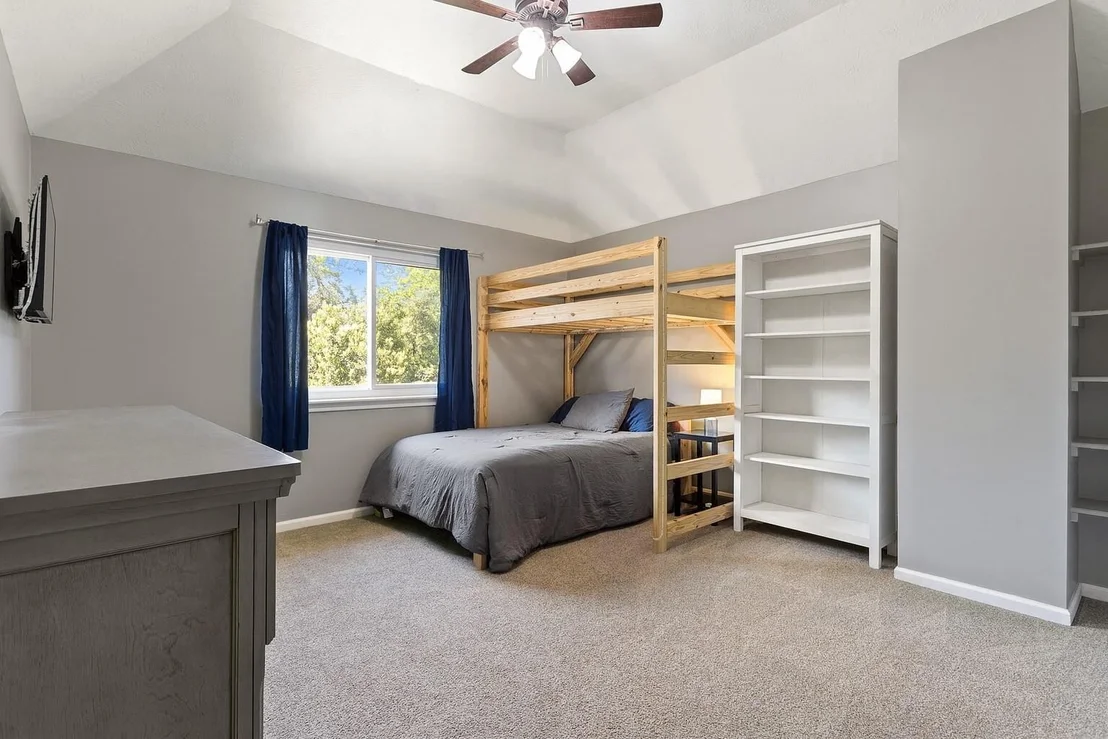 Photo of 402 Windsor Drive