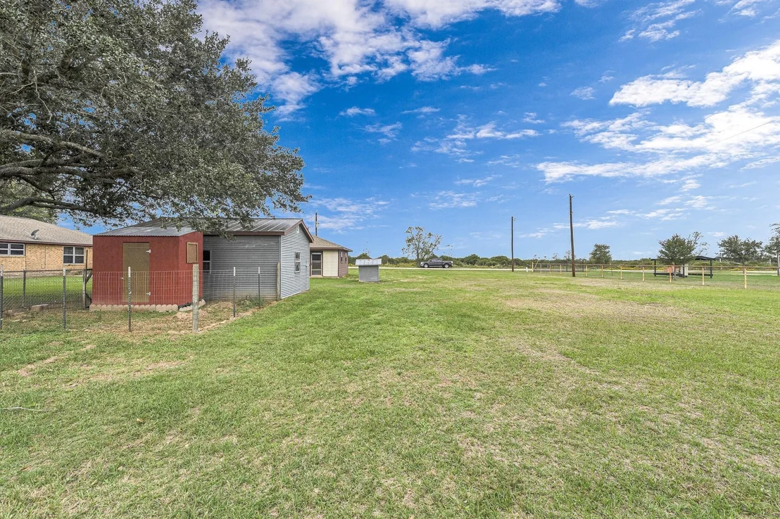 Photo of 1181 Schmidt Road