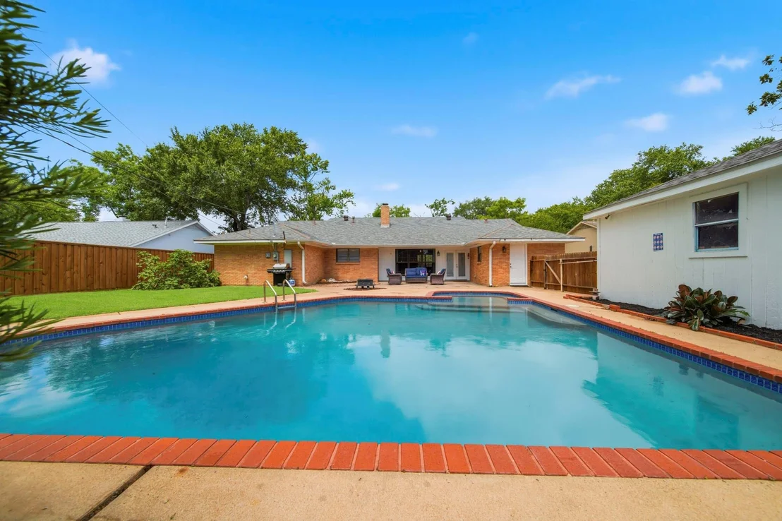 Photo of 2110 Oceanview Drive
