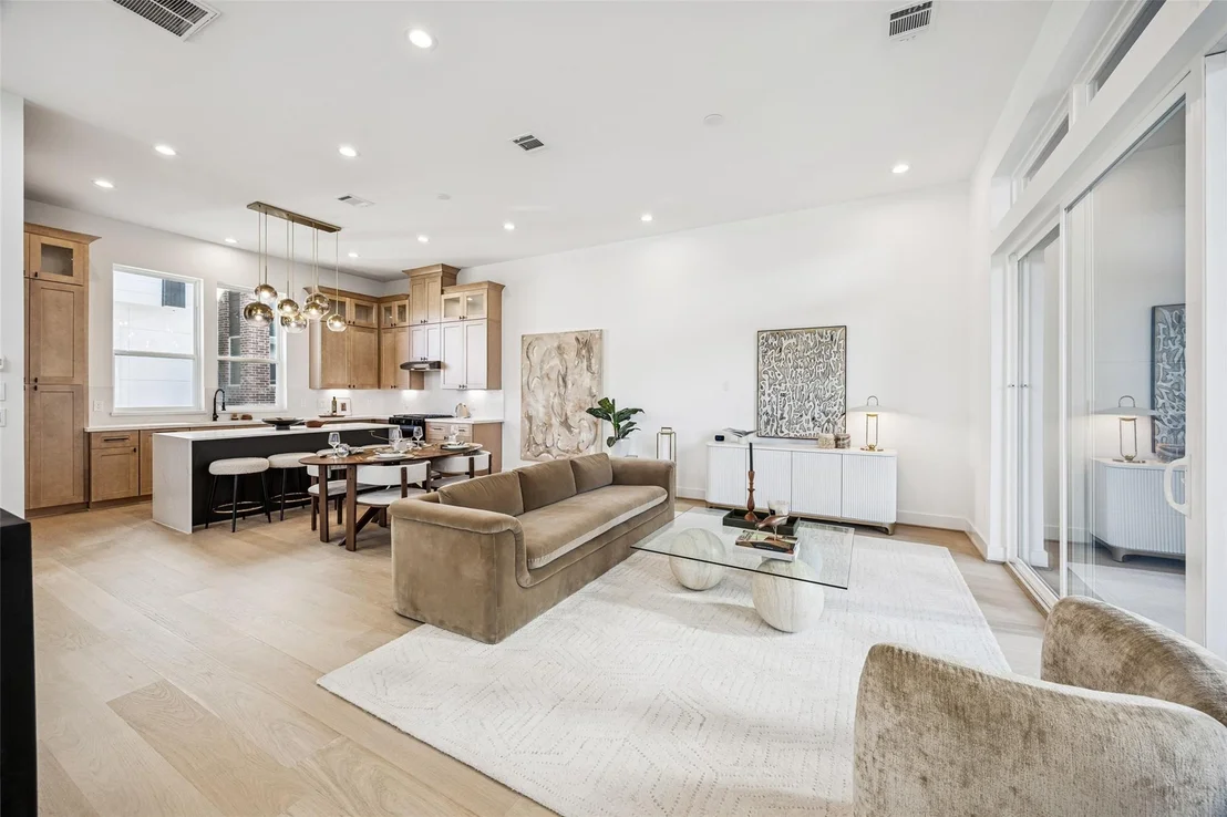 Photo of 3008 Lamar Street