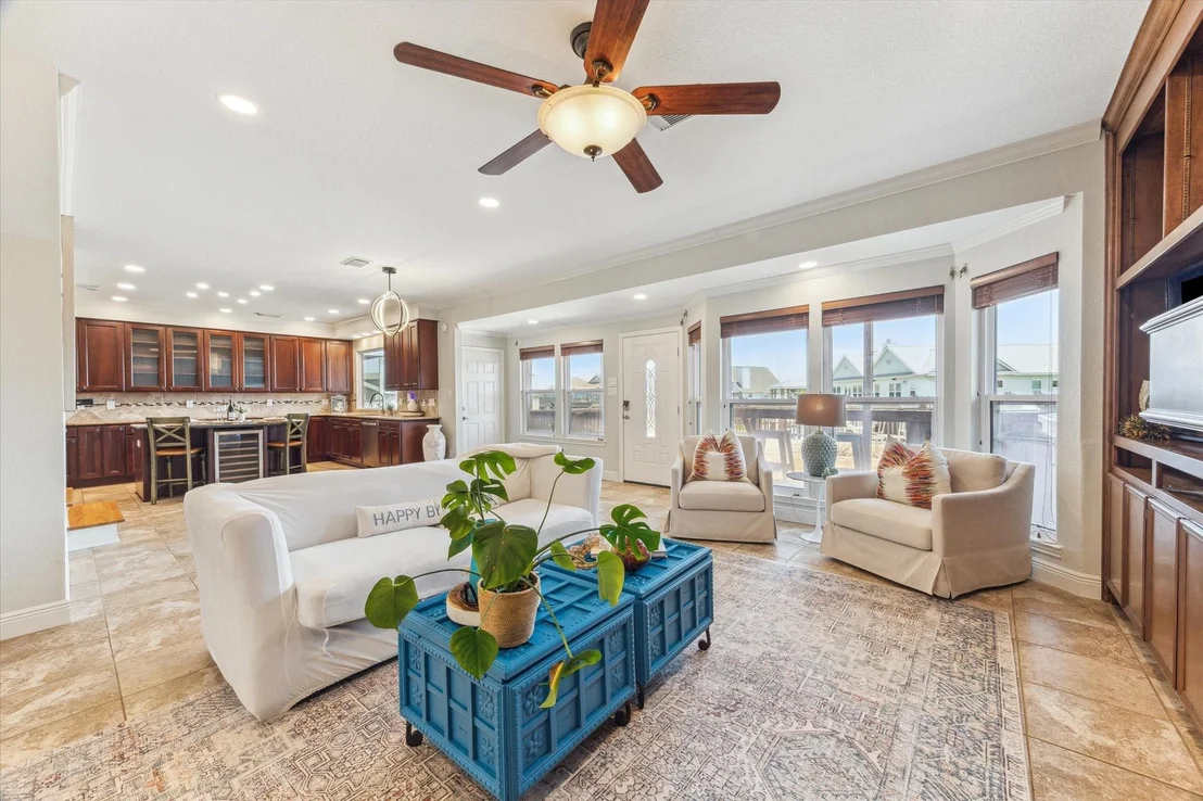 Photo of 1339 Outrigger