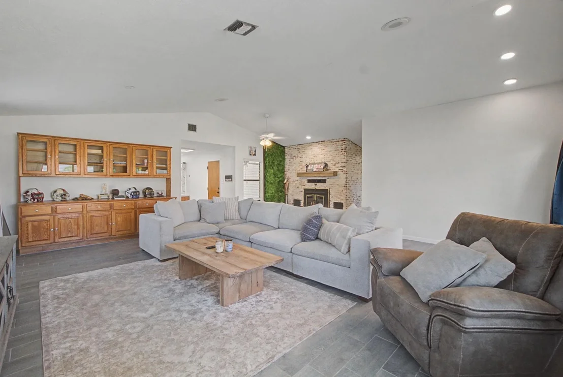 Photo of 502 Easy Street