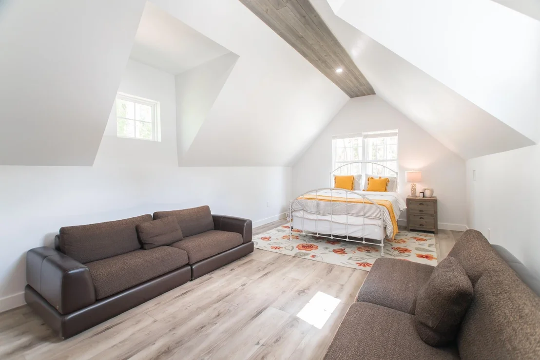 Photo of 5 W Forest Court