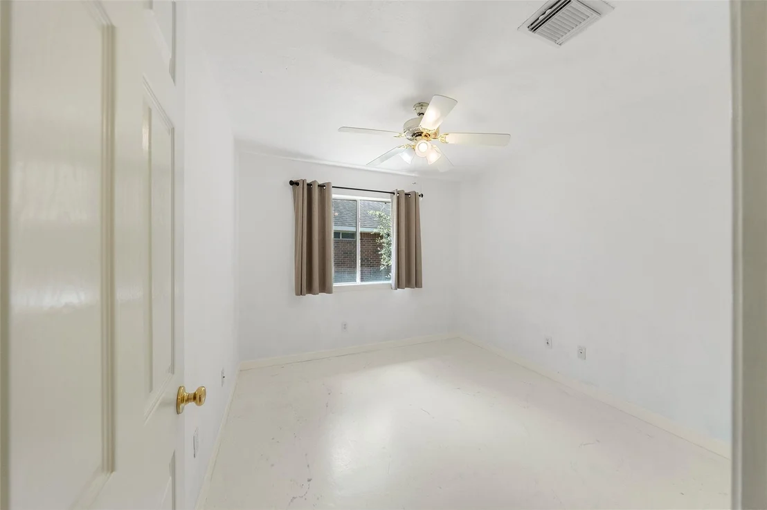 Photo of 15 Gold Leaf Place
