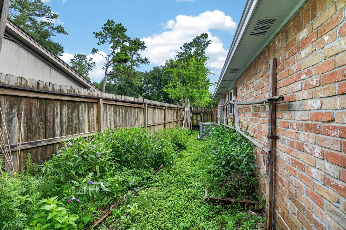 Photo of 5714 Arbor Vitae Drive