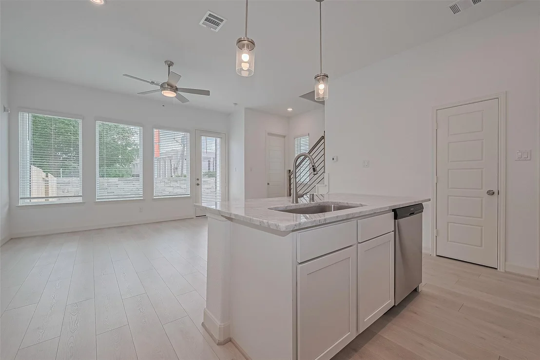Photo of 8928 Covenant Place