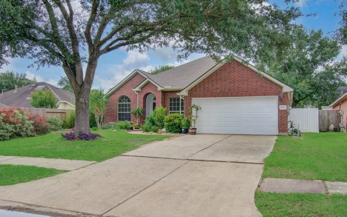 Photo of 18223 Heathridge Lane