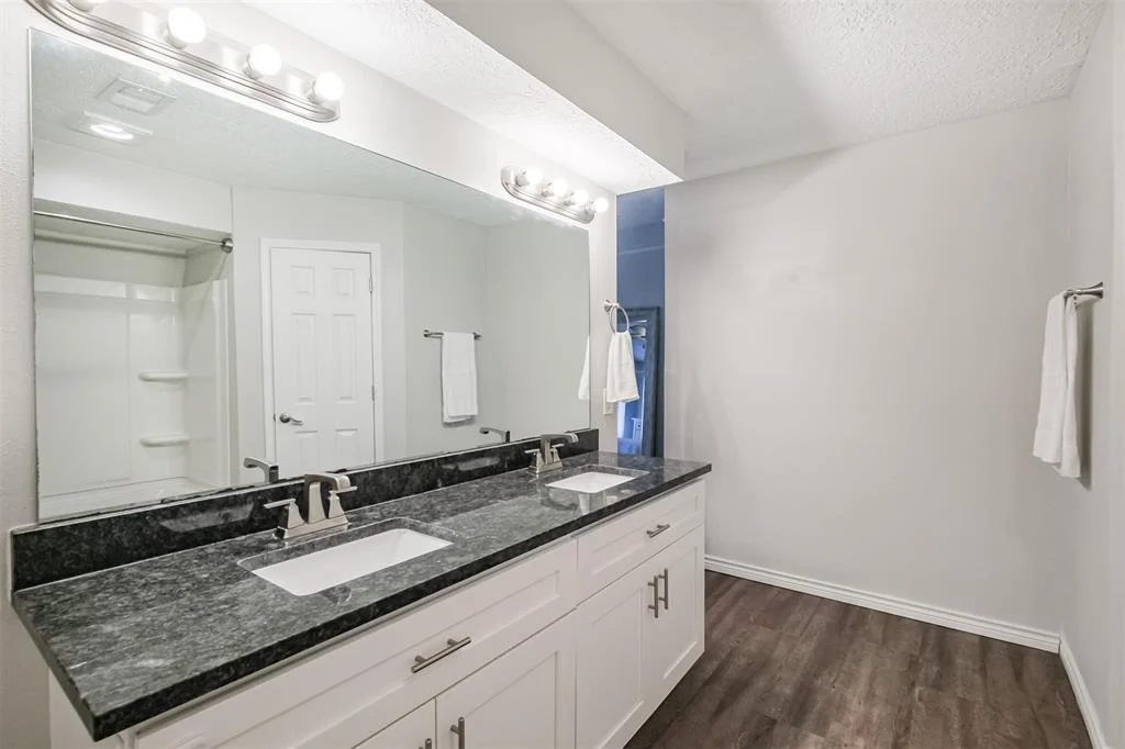 Photo of 16011 Southampton Drive