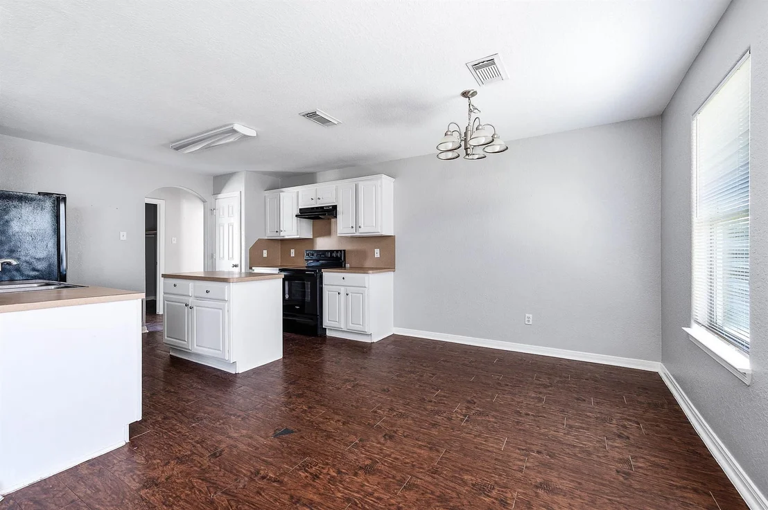 Photo of 220 Kellyn Court