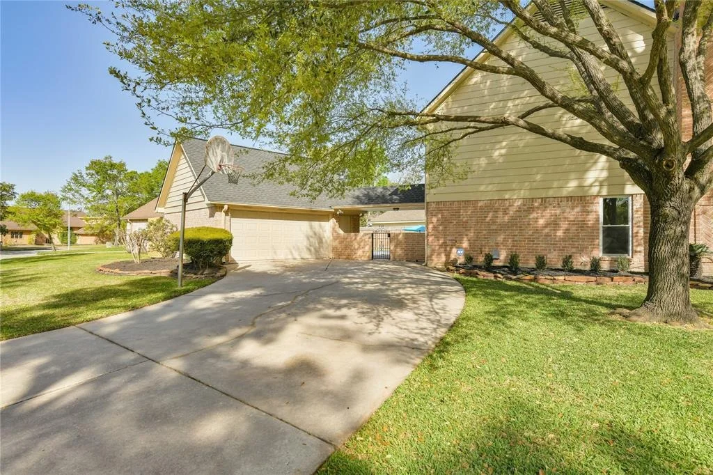 Photo of 16615 Aldenham Place