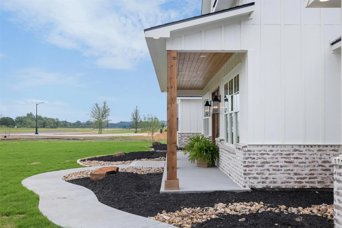 Photo of 112 Court Side Drive