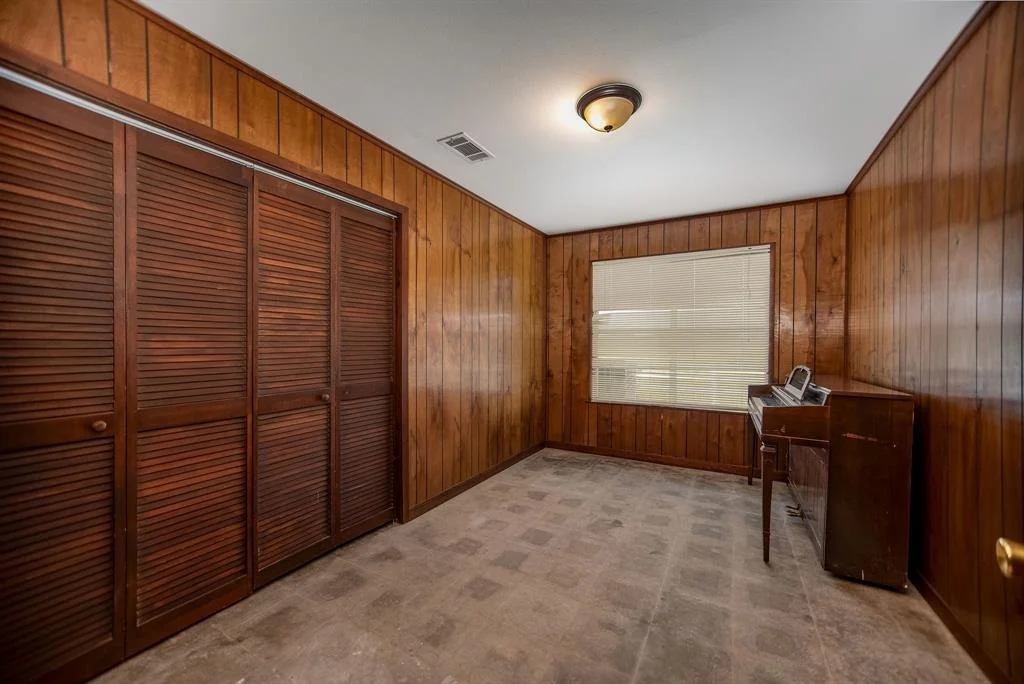 Photo of 587 Seakist Road