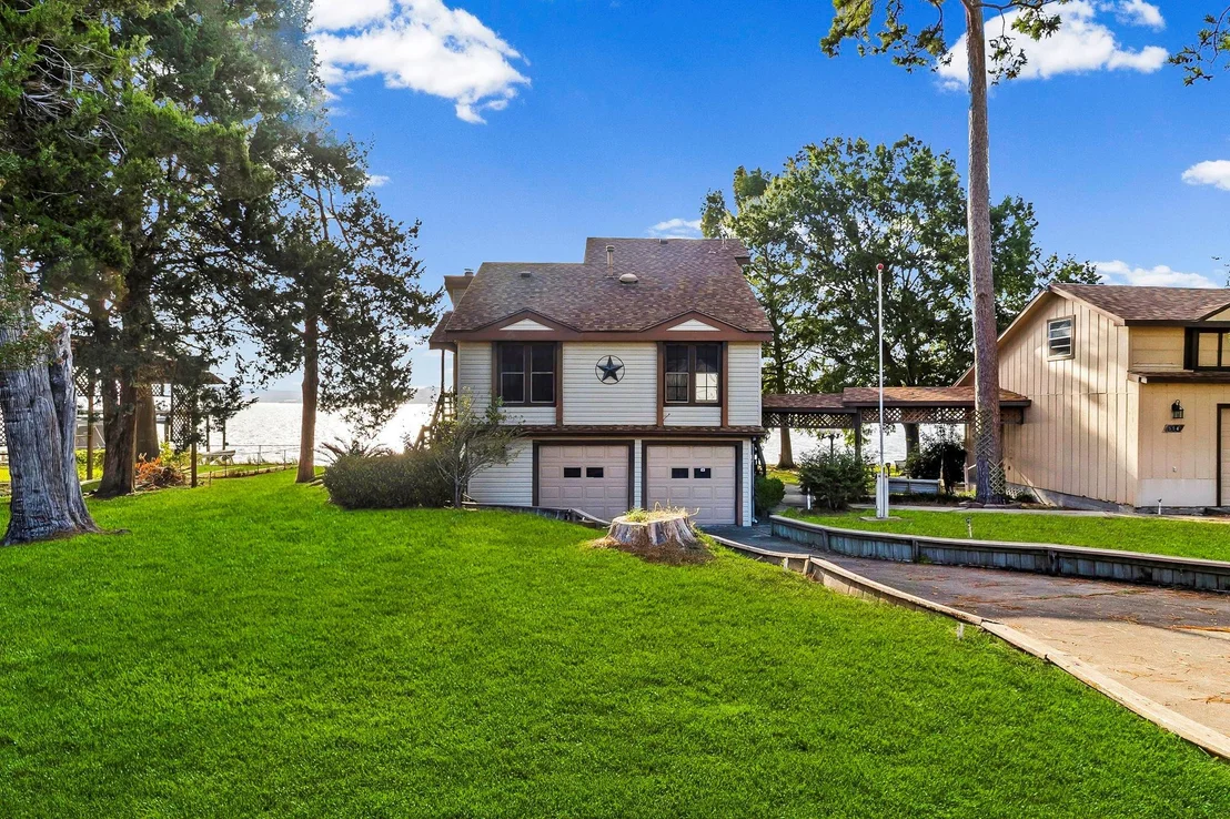 Photo of 554 Harbor Drive