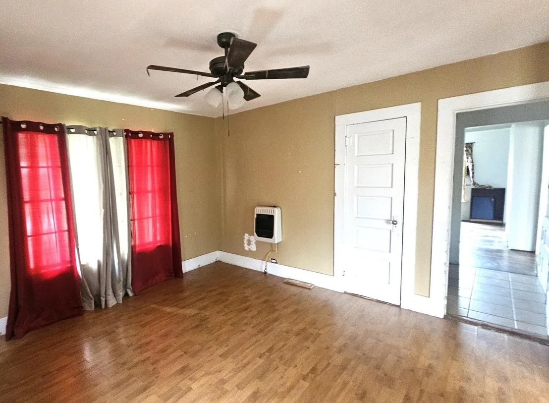 Photo of 302 Southern Oaks Drive
